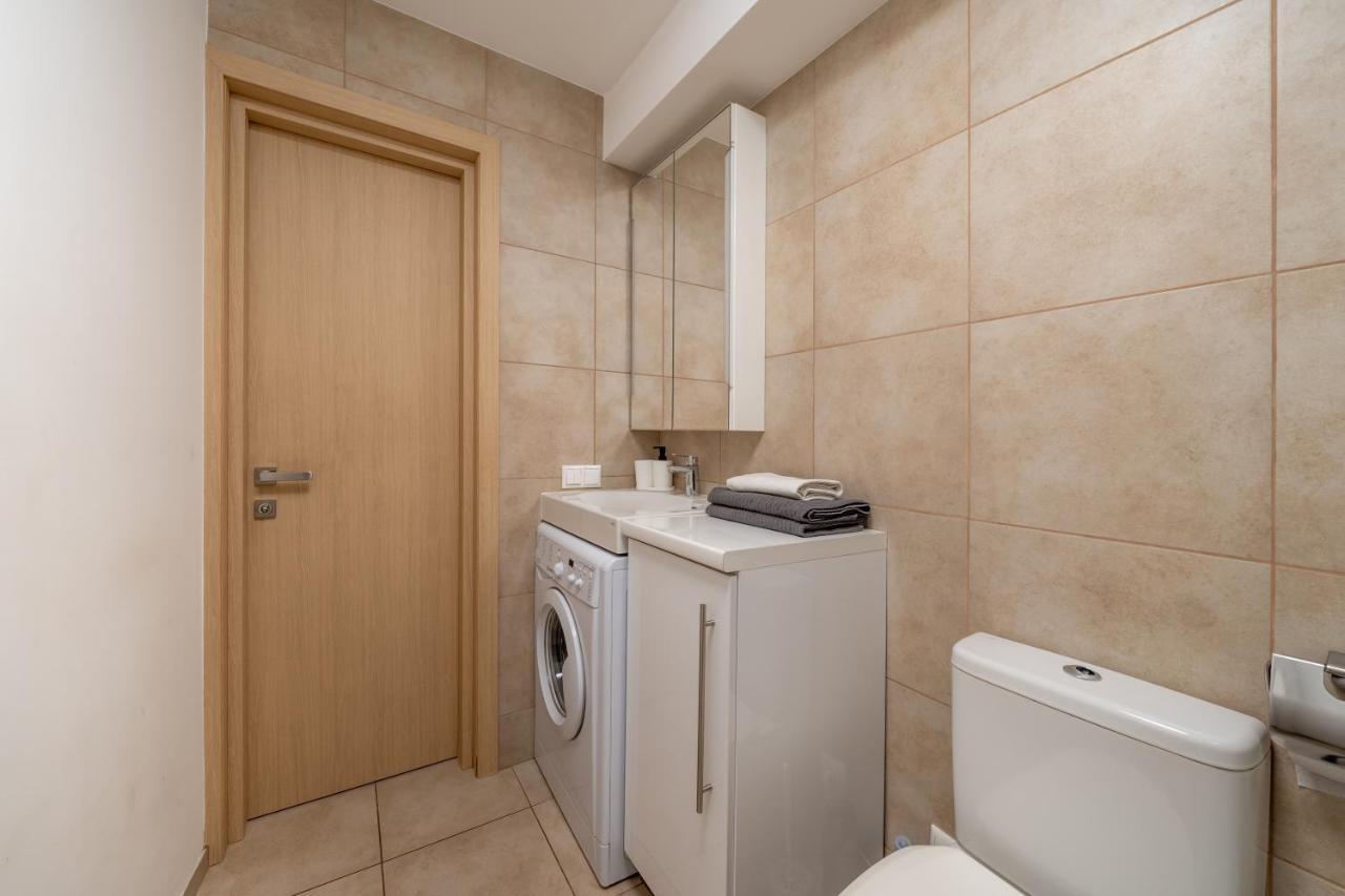 Trendy Top-Floor Stay In Heart Of Riga, Near Bars & Culture Exterior photo